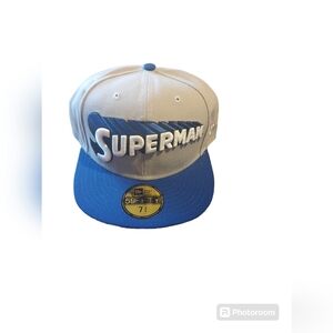 Superman New Era never worn with tags fitted cap
